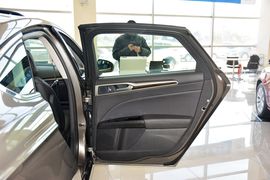 2013款福特蒙迪欧2.0L