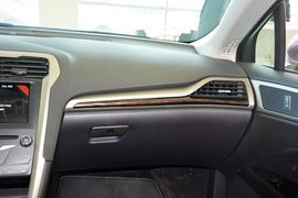 2013款福特蒙迪欧2.0L