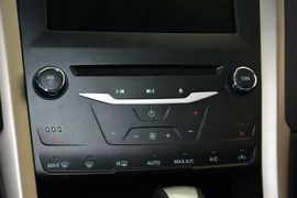 2013款福特蒙迪欧2.0L