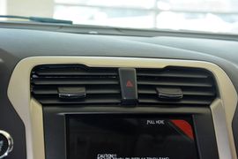 2013款福特蒙迪欧2.0L