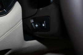 武汉试驾宝马750Li