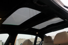 武汉试驾宝马750Li