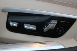 武汉试驾宝马750Li