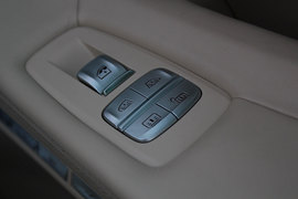 武汉试驾宝马750Li