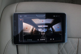 武汉试驾宝马750Li