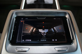 武汉试驾宝马750Li