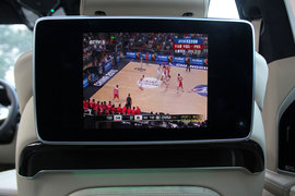 武汉试驾宝马750Li