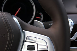 武汉试驾宝马750Li