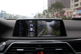 武汉试驾宝马750Li