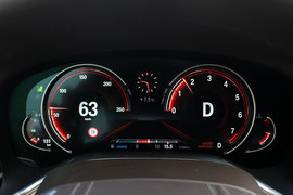 武汉试驾宝马750Li