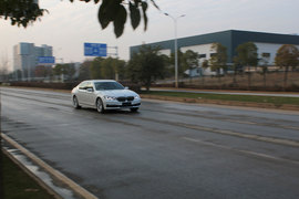 武汉试驾宝马750Li
