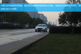 武汉试驾宝马750Li