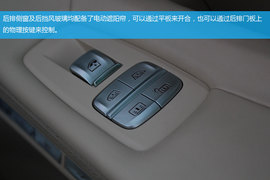 武汉试驾宝马750Li