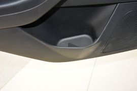 2015款福特福克斯三厢1.6L自动风尚型
