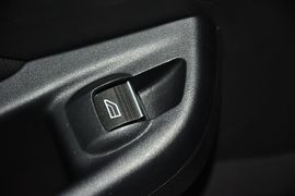 2015款福特福克斯三厢1.6L自动风尚型