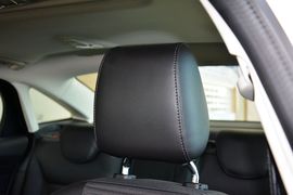 2015款福特福克斯三厢1.6L自动风尚型