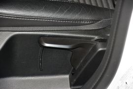 2015款福特福克斯三厢1.6L自动风尚型