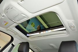 2015款福特福克斯三厢1.6L自动风尚型
