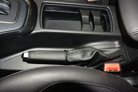 2015款福特福克斯三厢1.6L自动风尚型