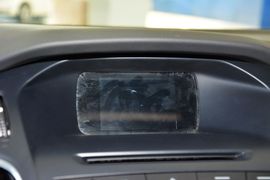 2015款福特福克斯三厢1.6L自动风尚型
