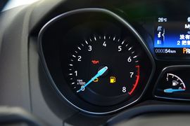 2015款福特福克斯三厢1.6L自动风尚型