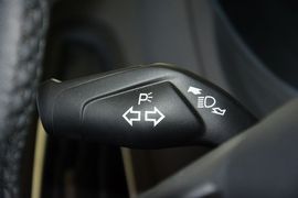 2015款福特福克斯三厢1.6L自动风尚型