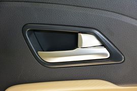 2015款海马第四代福美来1.6L手动品尚型