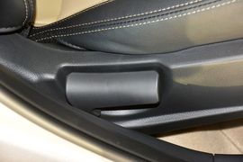 2015款海马第四代福美来1.6L手动品尚型