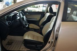 2015款海马第四代福美来1.6L手动品尚型