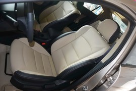 2015款海马第四代福美来1.6L手动品尚型