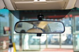 2015款海马第四代福美来1.6L手动品尚型