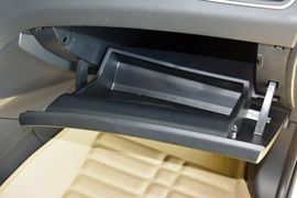 2015款海马第四代福美来1.6L手动品尚型