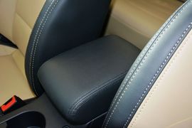 2015款海马第四代福美来1.6L手动品尚型