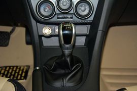 2015款海马第四代福美来1.6L手动品尚型