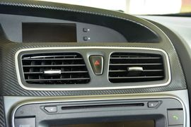 2015款海马第四代福美来1.6L手动品尚型