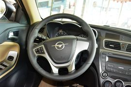 2015款海马第四代福美来1.6L手动品尚型