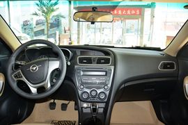 2015款海马第四代福美来1.6L手动品尚型