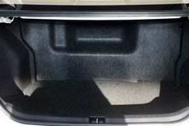 2016款丰田卡罗拉双擎1.8L