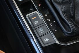 2016款大众帕萨特330TSI御尊版