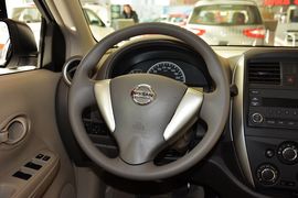 2015款日产阳光1.5XE手动大师版