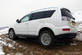 三菱欧蓝德劲界对比斯巴鲁森林人