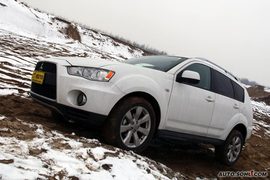 三菱欧蓝德劲界对比斯巴鲁森林人