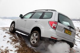 三菱欧蓝德劲界对比斯巴鲁森林人