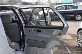 2010款一汽大众捷达1.6L手动伙伴型