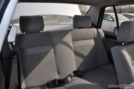 2010款一汽大众捷达1.6L手动伙伴型