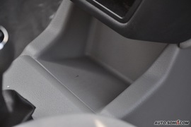 2010款一汽大众捷达1.6L手动伙伴型