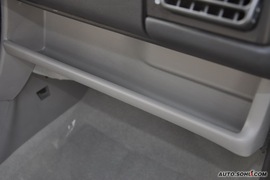 2010款一汽大众捷达1.6L手动伙伴型