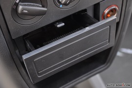 2010款一汽大众捷达1.6L手动伙伴型