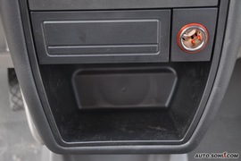 2010款一汽大众捷达1.6L手动伙伴型