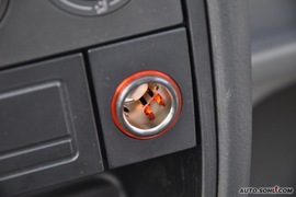 2010款一汽大众捷达1.6L手动伙伴型